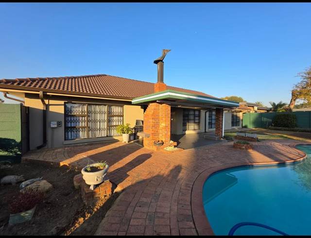 4 BEDROOM HOUSE FOR SALE IN BRACKENHURST
